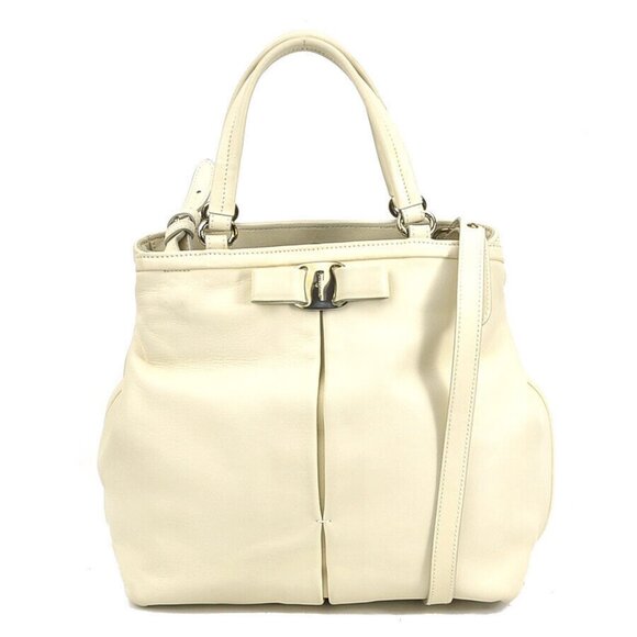 Authentic Salvatore Ferragamo Handbag Shoulder Bag Off White leather r10051g